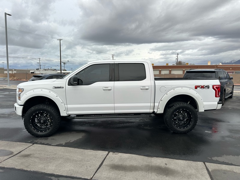 Ford F-150 XLT SuperCrew Short Bed 4WD 2017