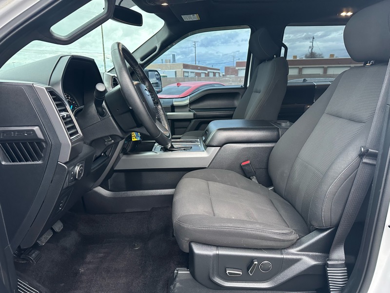 Ford F-150 XLT SuperCrew Short Bed 4WD 2017