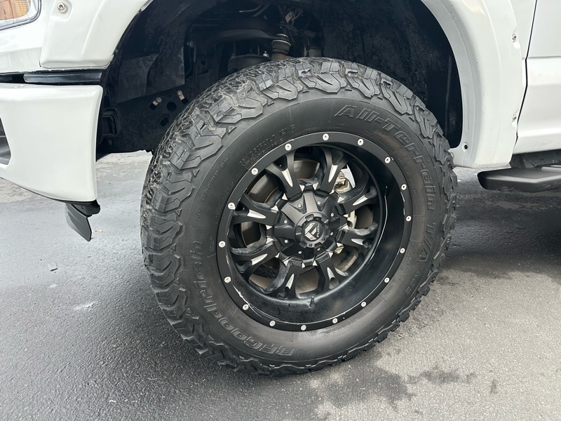 Ford F-150 XLT SuperCrew Short Bed 4WD 2017