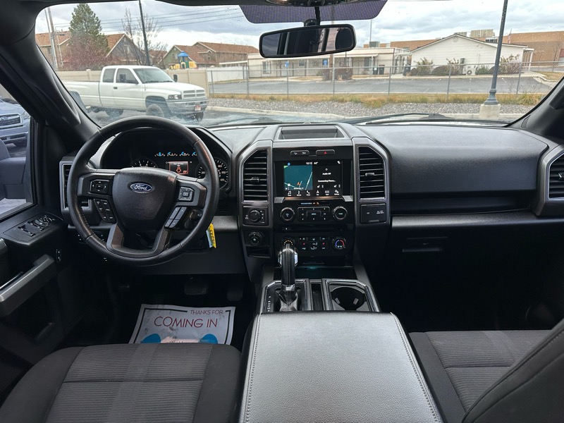Ford F-150 XLT SuperCrew Short Bed 4WD 2017