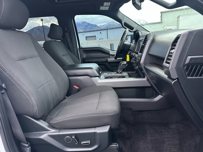 Ford F-150 XLT SuperCrew Short Bed 4WD 2017