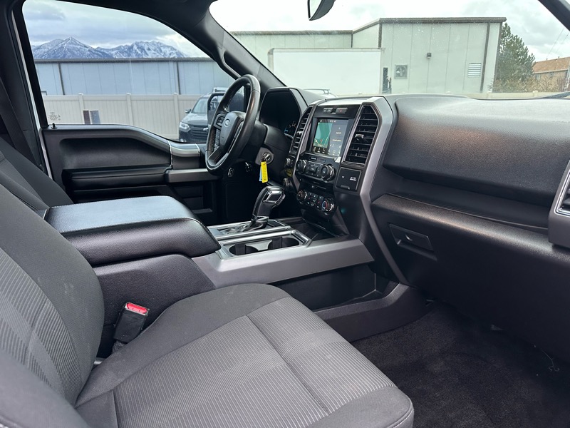 Ford F-150 XLT SuperCrew Short Bed 4WD 2017