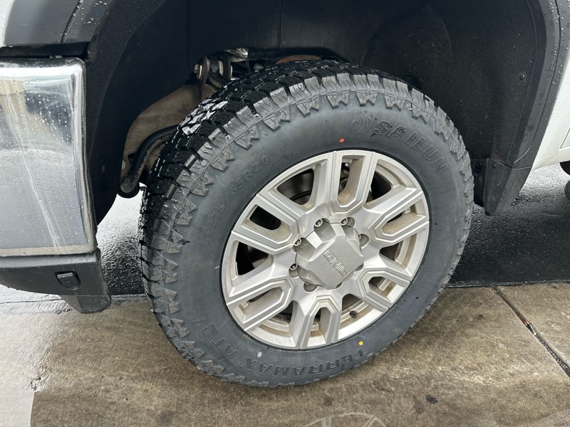 GMC Sierra 2500HD Pro Crew Cab 4WD SB 2023