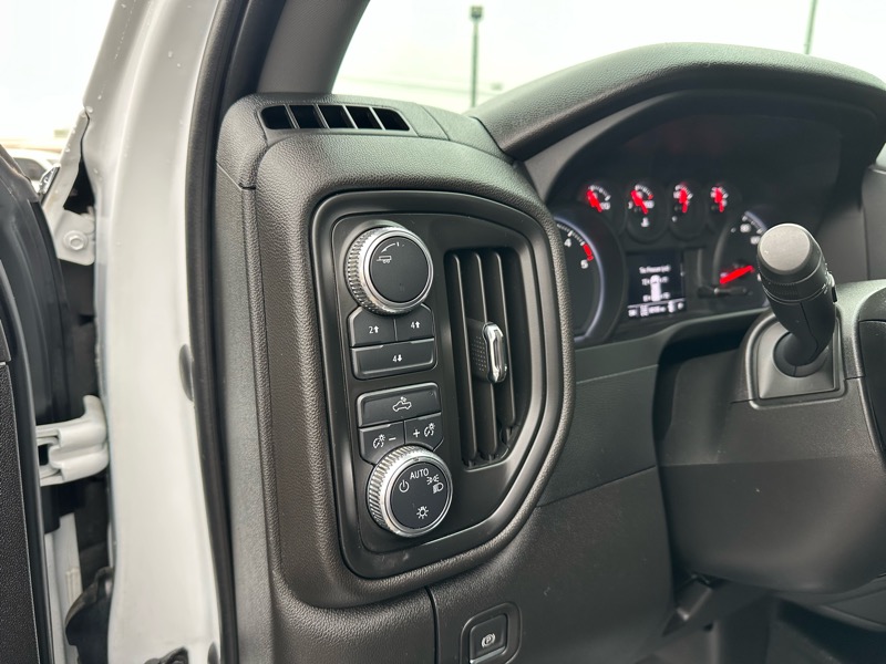 GMC Sierra 2500HD Pro Crew Cab 4WD SB 2023