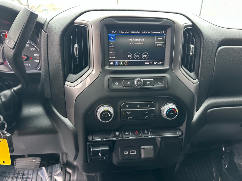 GMC Sierra 2500HD Pro Crew Cab 4WD SB 2023