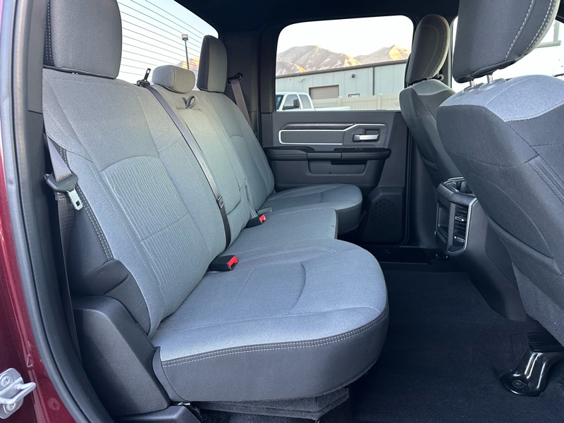 RAM 2500 Big Horn Crew Cab 4WD 2021