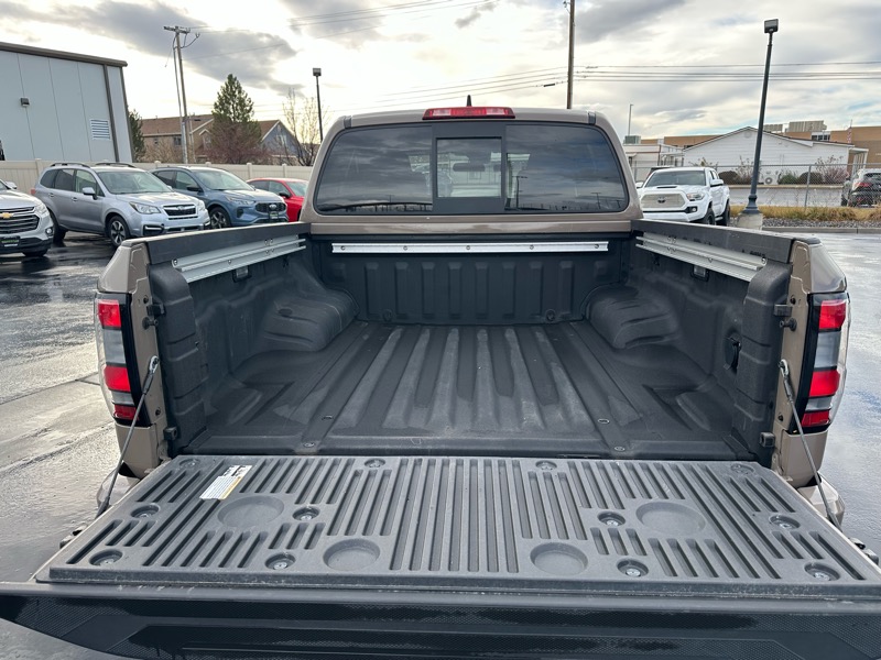 Nissan Frontier PRO-4X Crew Cab 4X4 V6 2022