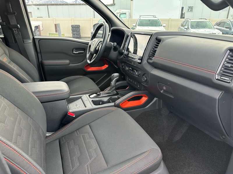 Nissan Frontier PRO-4X Crew Cab 4X4 V6 2022