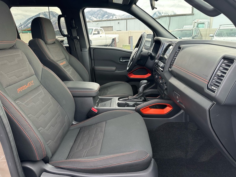 Nissan Frontier PRO-4X Crew Cab 4X4 V6 2022