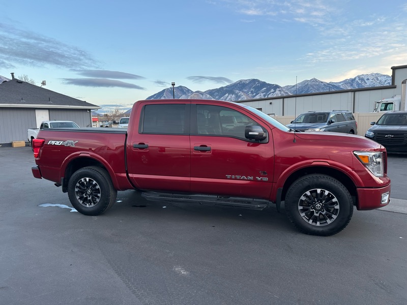 Nissan Titan PRO-4X Crew Cab 4WD 2019