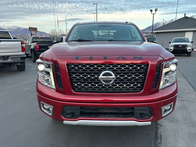 Nissan Titan PRO-4X Crew Cab 4WD 2019