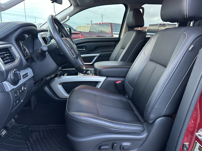 Nissan Titan PRO-4X Crew Cab 4WD 2019