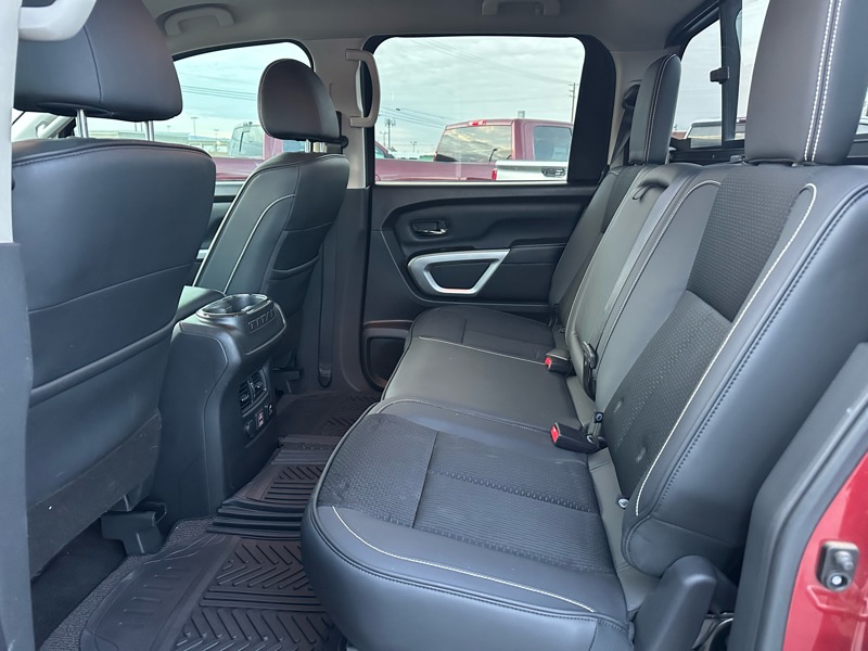 Nissan Titan PRO-4X Crew Cab 4WD 2019