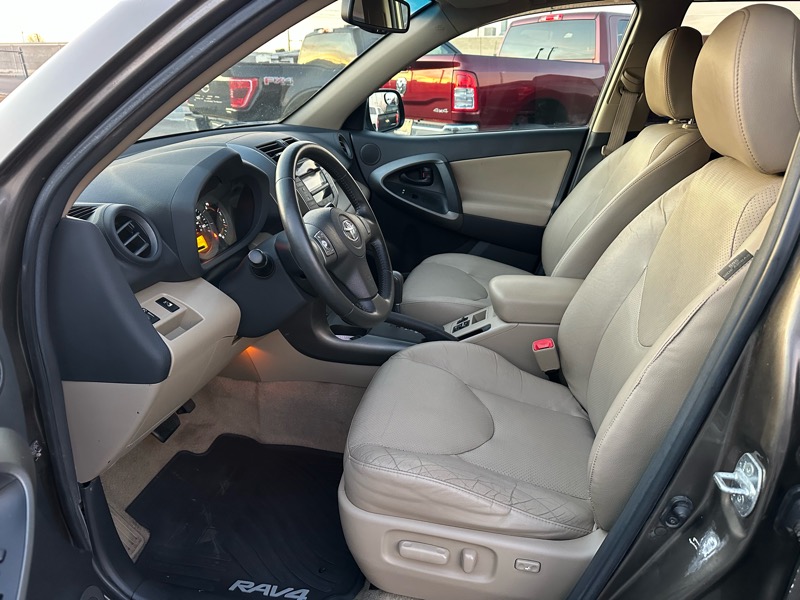 Toyota RAV4 Limited V6 4WD 2011