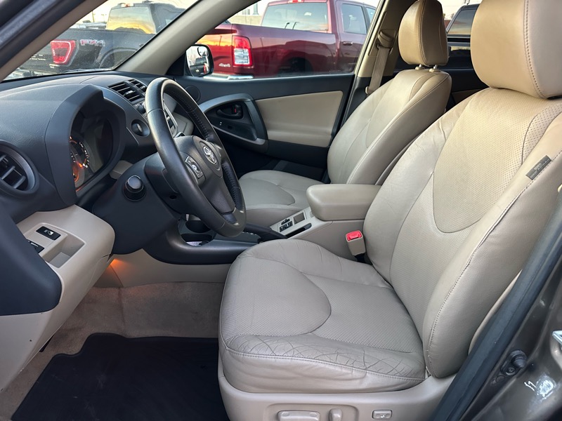 Toyota RAV4 Limited V6 4WD 2011