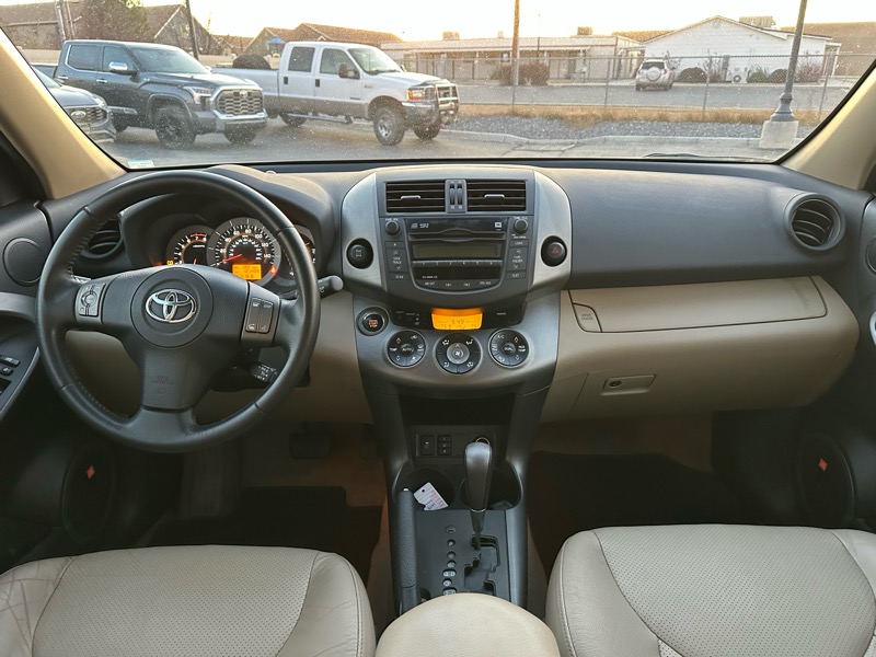 Toyota RAV4 Limited V6 4WD 2011