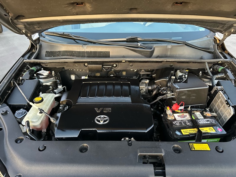 Toyota RAV4 Limited V6 4WD 2011