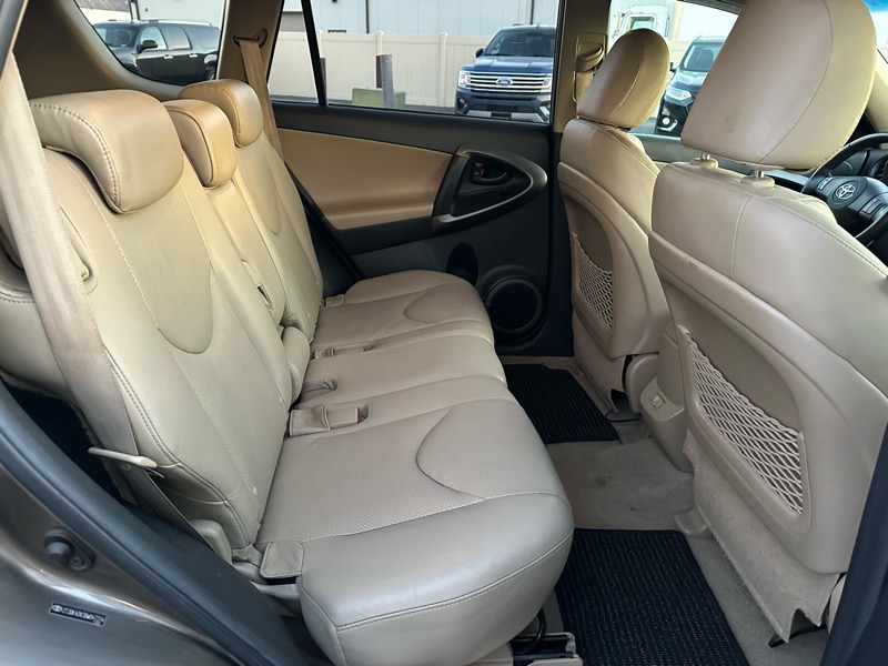 Toyota RAV4 Limited V6 4WD 2011