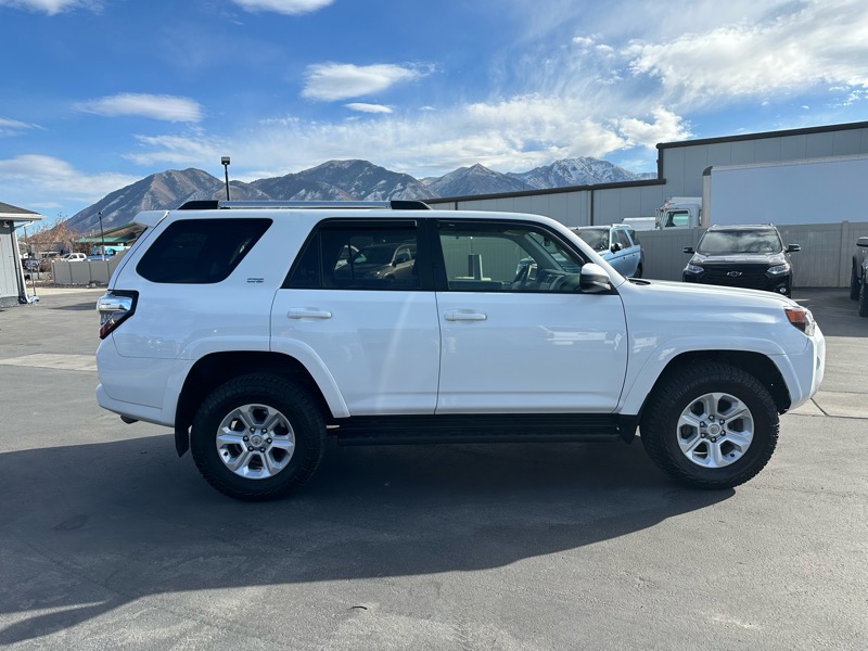 Toyota 4Runner SR5 4WD 2022