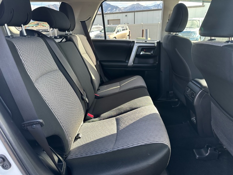 Toyota 4Runner SR5 4WD 2022