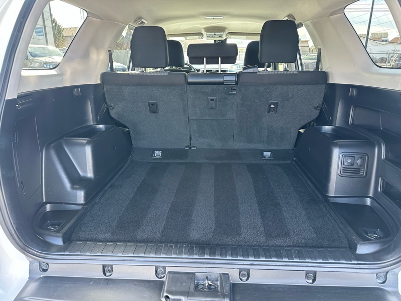 Toyota 4Runner SR5 4WD 2022