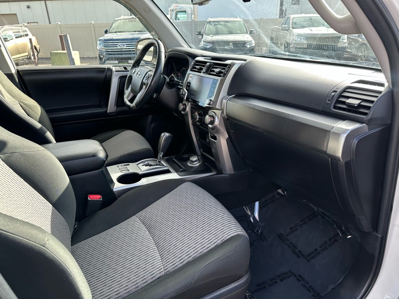 Toyota 4Runner SR5 4WD 2022