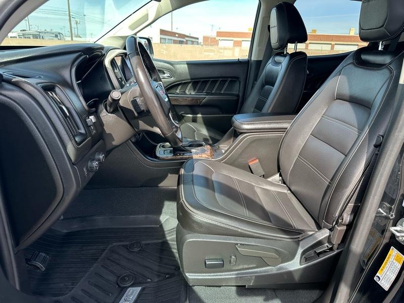 GMC Canyon Denali Crew Cab Long Box 4WD 2022