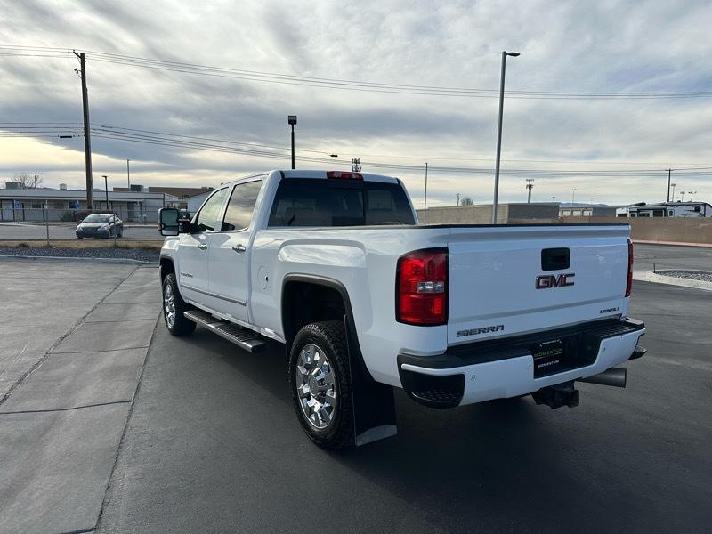 GMC Sierra 2500HD Denali Crew Cab 4WD 2019