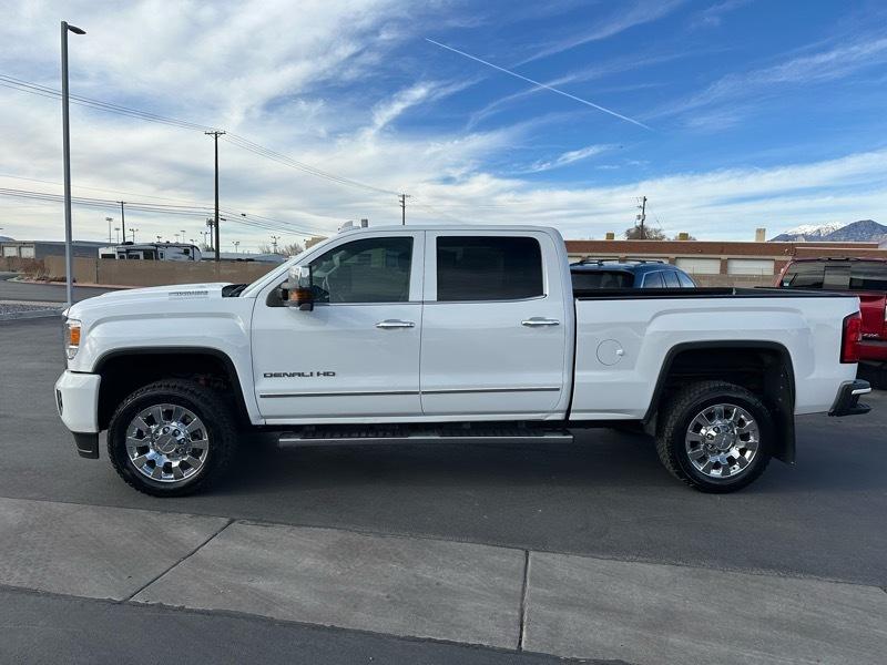 GMC Sierra 2500HD Denali Crew Cab 4WD 2019