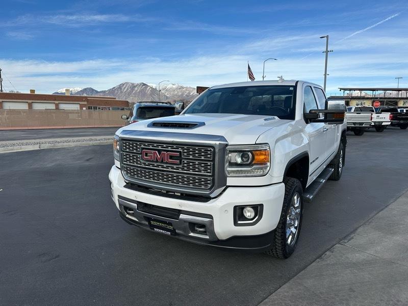 GMC Sierra 2500HD Denali Crew Cab 4WD 2019
