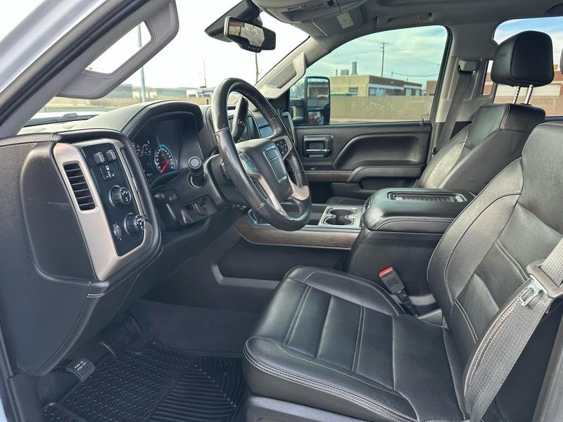 GMC Sierra 2500HD Denali Crew Cab 4WD 2019