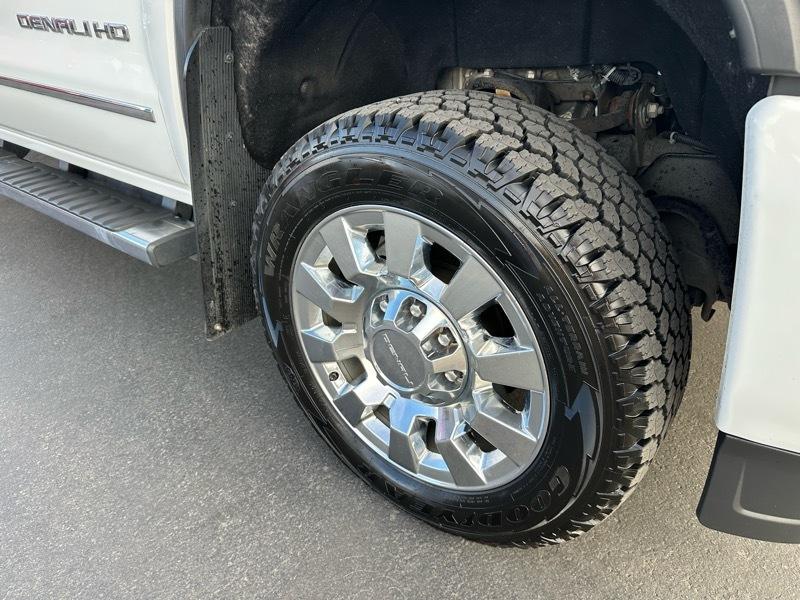 GMC Sierra 2500HD Denali Crew Cab 4WD 2019