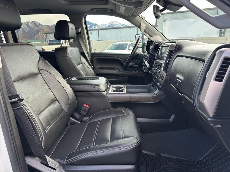 GMC Sierra 2500HD Denali Crew Cab 4WD 2019