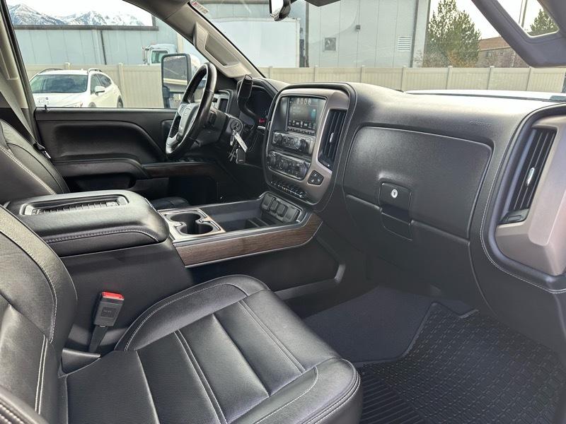 GMC Sierra 2500HD Denali Crew Cab 4WD 2019