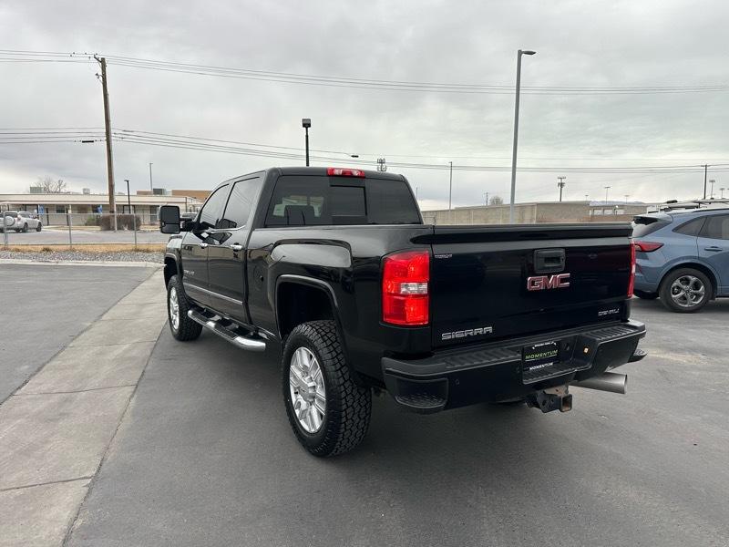 GMC Sierra 2500HD Denali Crew Cab 4WD 2017
