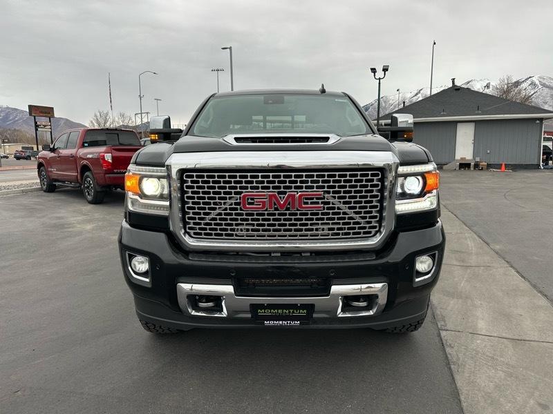 GMC Sierra 2500HD Denali Crew Cab 4WD 2017