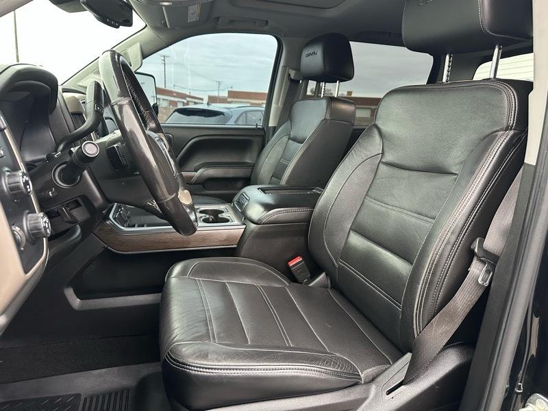 GMC Sierra 2500HD Denali Crew Cab 4WD 2017