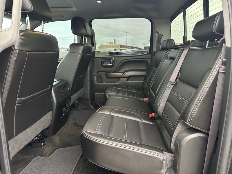 GMC Sierra 2500HD Denali Crew Cab 4WD 2017