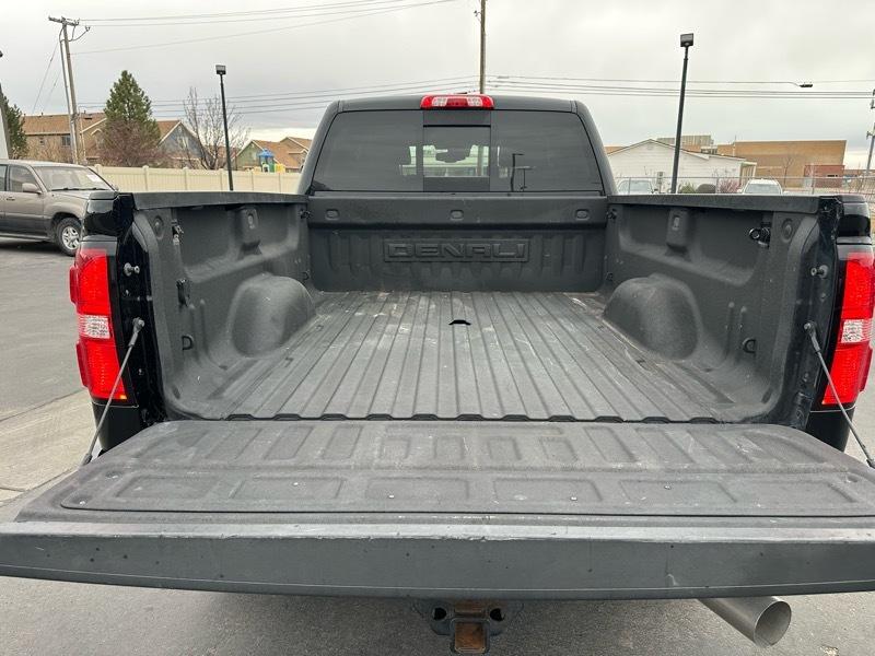 GMC Sierra 2500HD Denali Crew Cab 4WD 2017