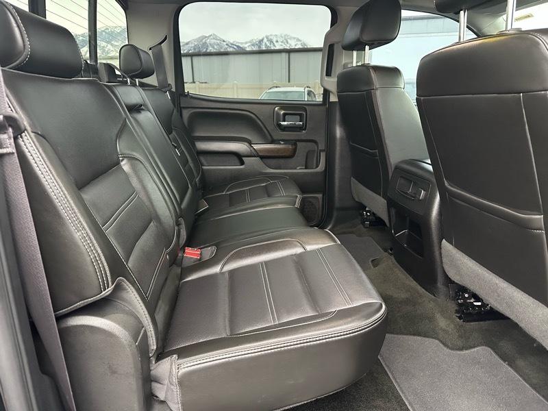 GMC Sierra 2500HD Denali Crew Cab 4WD 2017