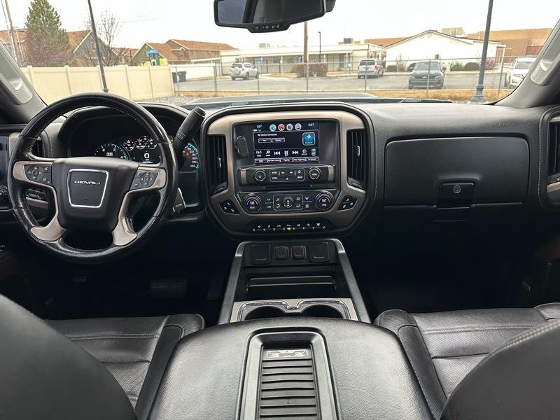 GMC Sierra 2500HD Denali Crew Cab 4WD 2017