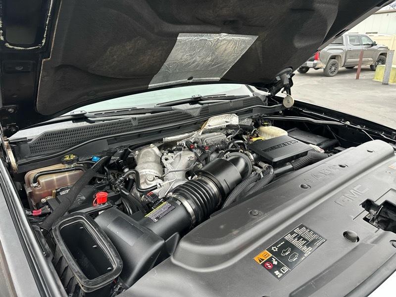 GMC Sierra 2500HD Denali Crew Cab 4WD 2017