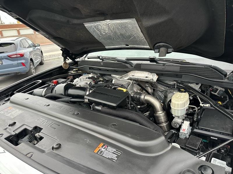 GMC Sierra 2500HD Denali Crew Cab 4WD 2017