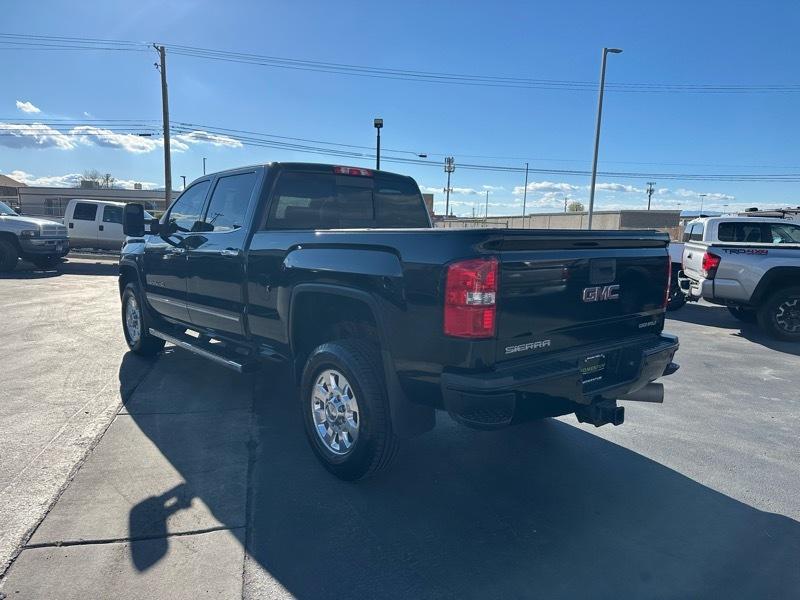 GMC Sierra 2500HD Denali Crew Cab 4WD 2015