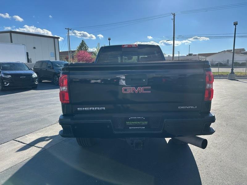 GMC Sierra 2500HD Denali Crew Cab 4WD 2015