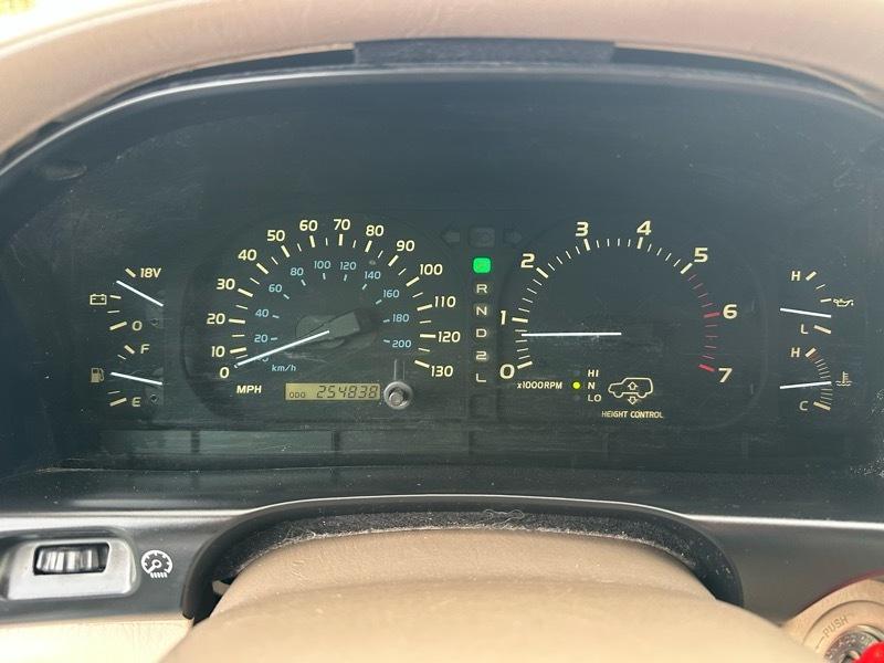 Lexus LX 470 Base 2000