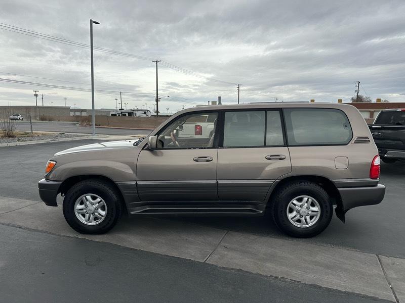 Lexus LX 470 Base 2000