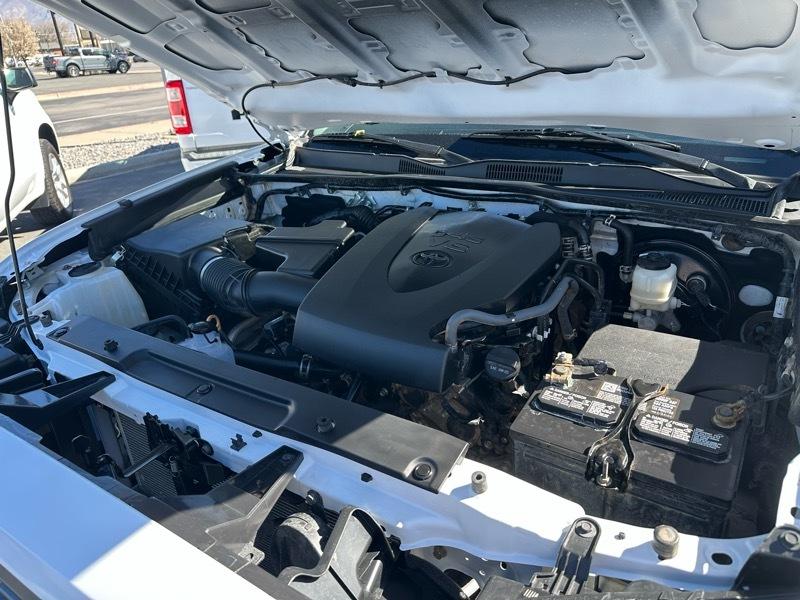 Toyota Tacoma SR5 Dbl Cab 4WD V6 at 2022