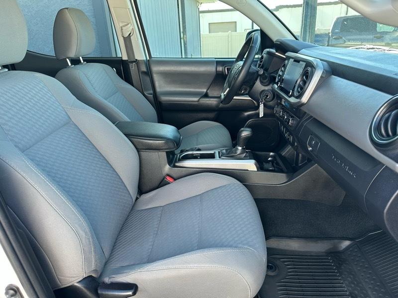 Toyota Tacoma SR5 Dbl Cab 4WD V6 at 2022