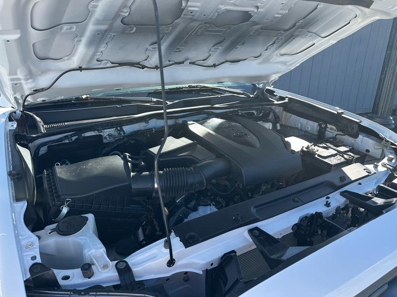 Toyota Tacoma SR5 Dbl Cab 4WD V6 at 2022